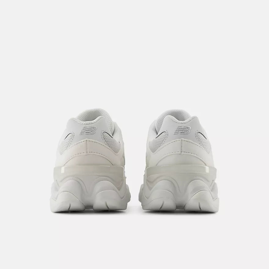 NB 9060 X Raincloud Concrete